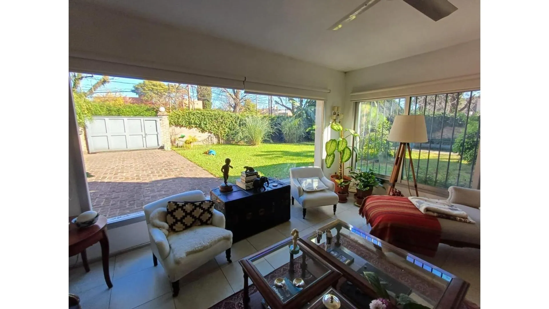 Casa 5 ambiente Lomas San Isidro con pileta parque y quincho