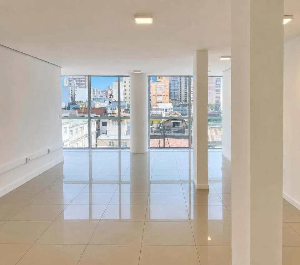 OFICINA COMERCIAL EN ALQUILER - BARRIO CENTRO