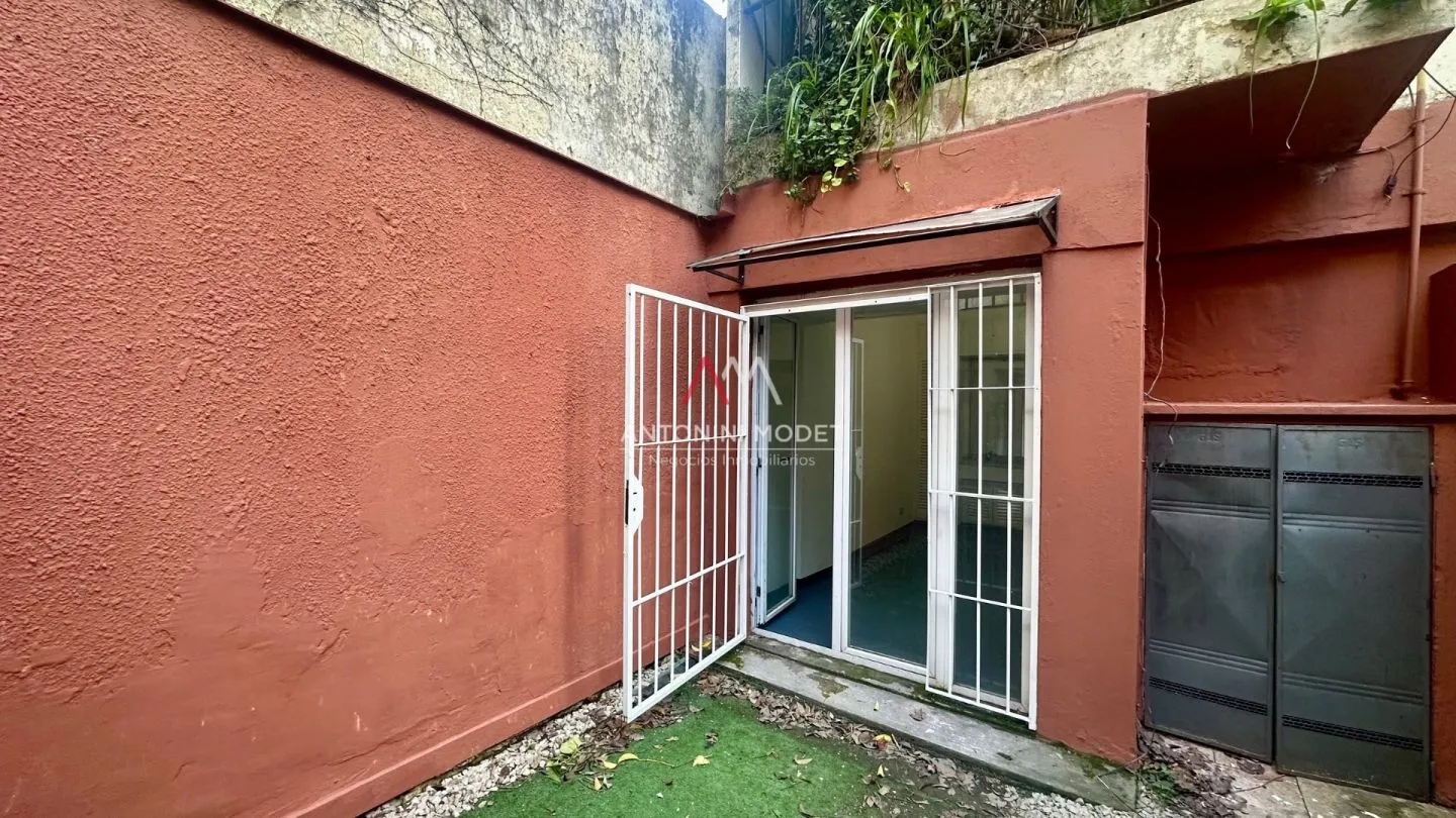 DEPARTAMENTO EN ALQUILER DE 2 AMBIENTES CON PATIO INDEPENDIENTE