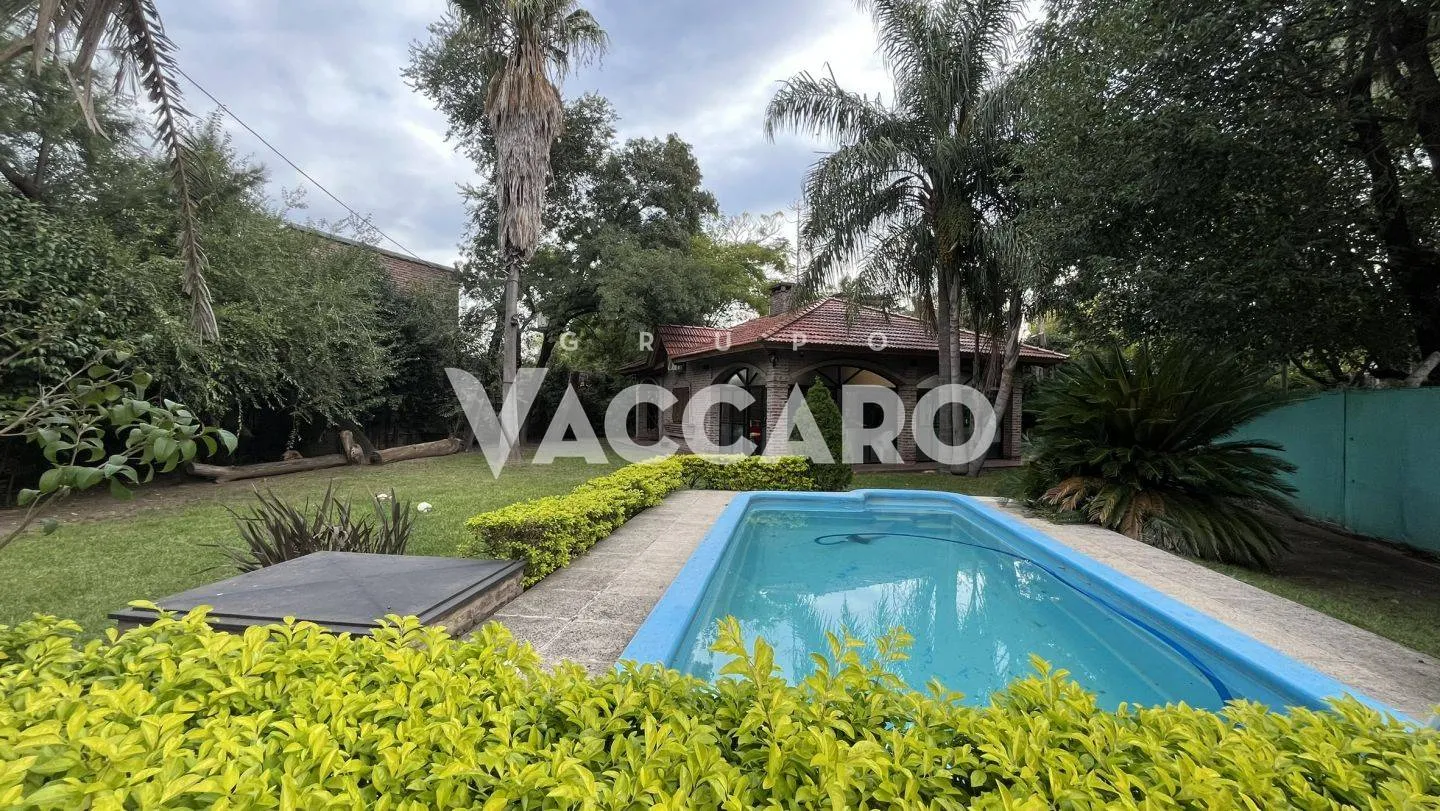 QUINTA CON PILETA Y QUINCHO EN LELOIR A 100 MTS AUTOPISTA