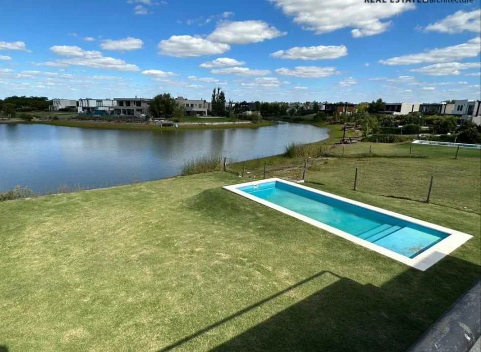 CASA EN VENTA EN EL CANTON ISLAS
