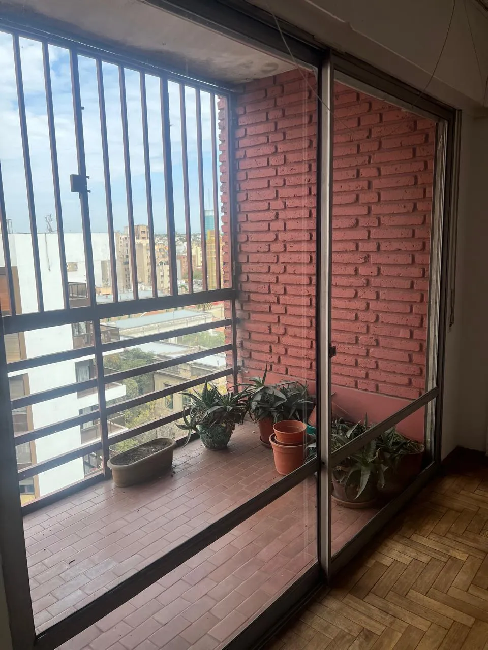 Alquilo departamento Av. Colon , Alberdi