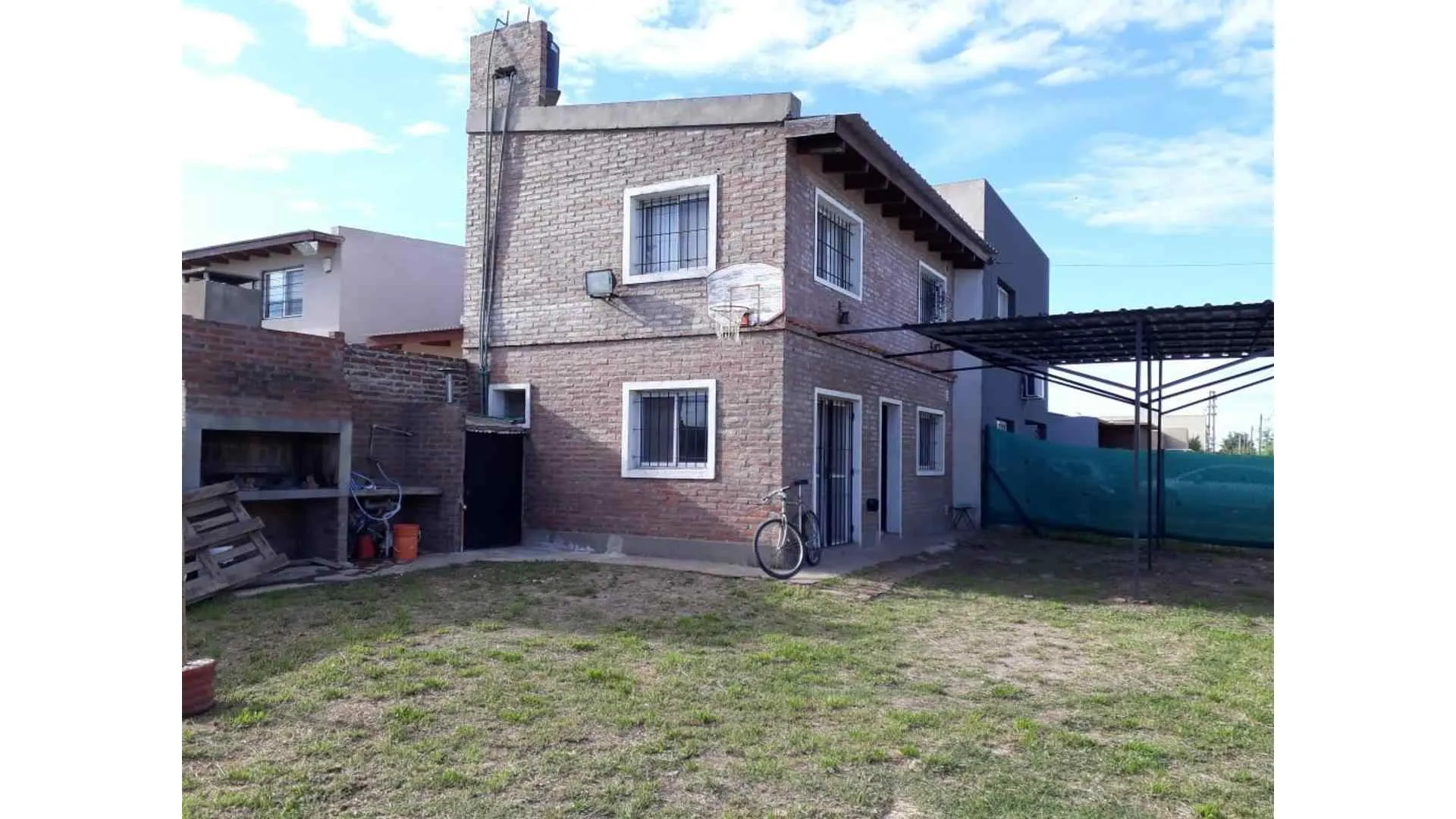 Tierra de Sueños 2, calle Milstein, dúplex 1 dormitorio.