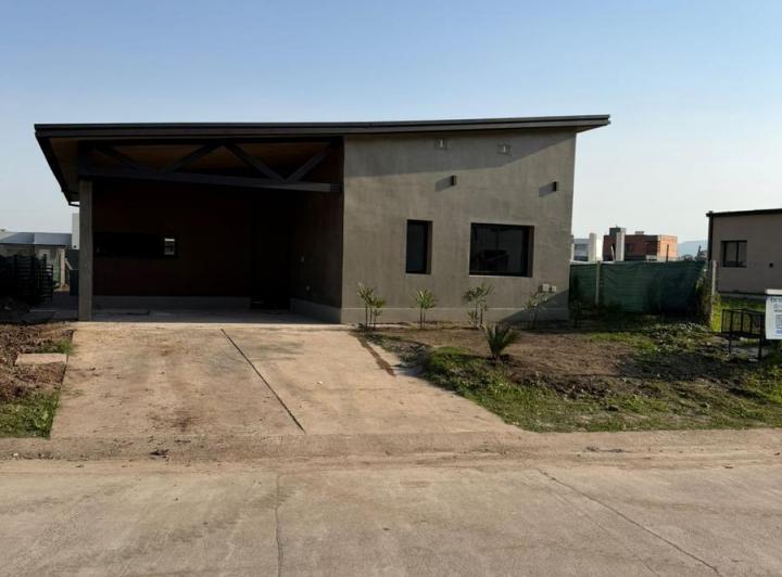 Casa · 359m² · 4 Ambientes · 2 Cocheras