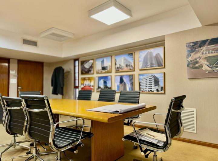 Oficina comercial · 300m² · 1 Ambiente · 3 Cocheras