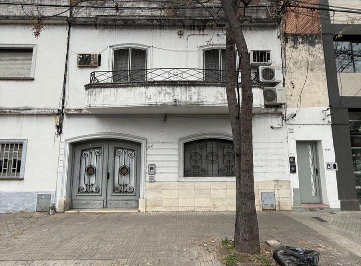 Casa · 180m² · 4 Ambientes · 2 Cocheras