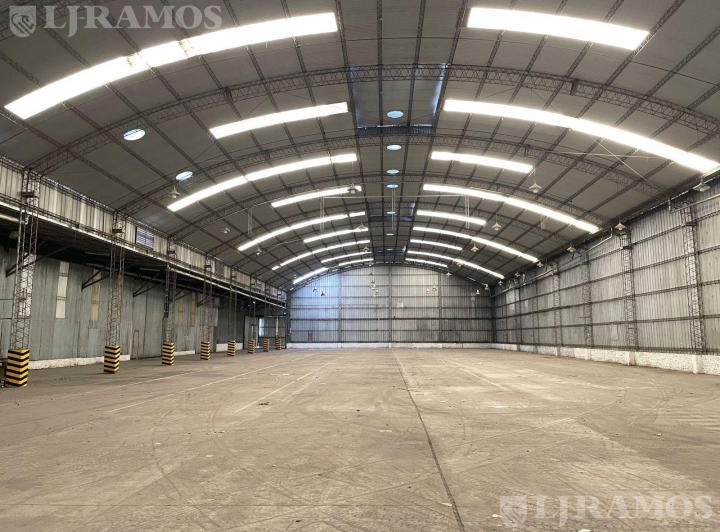 Depósito · 2300m²