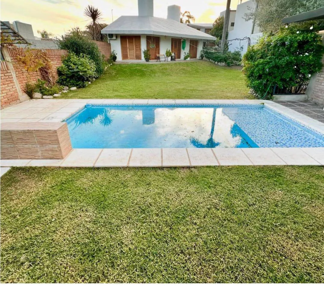 VENTA CASA  AMPLIA 4 DORM PILETA LOTE 720M2- VILLA BELGRANO