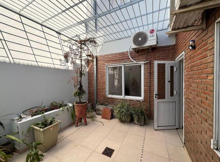 Casa · 92m² · 4 Ambientes · 1 Cochera