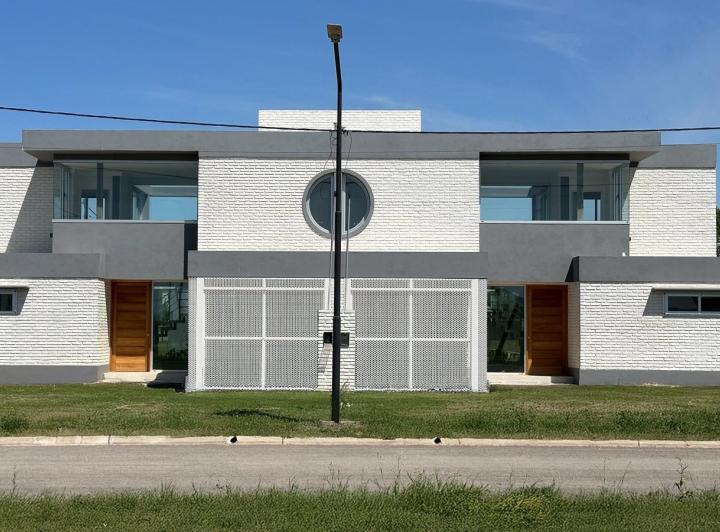 Casa · 150m² · 4 Ambientes · 1 Cochera