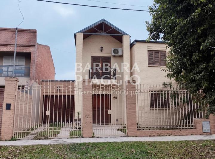 Casa · 143m² · 5 Ambientes · 2 Cocheras