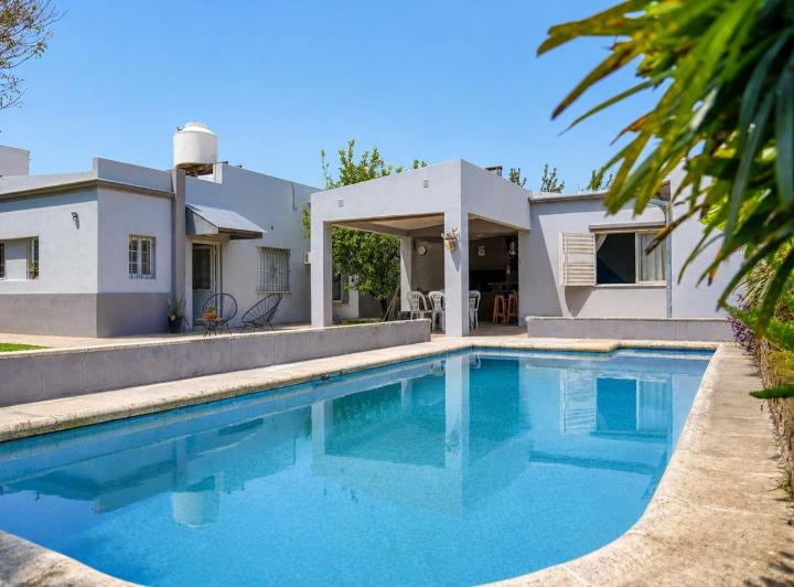Casa · 222m² · 1 Ambiente · 4 Cocheras