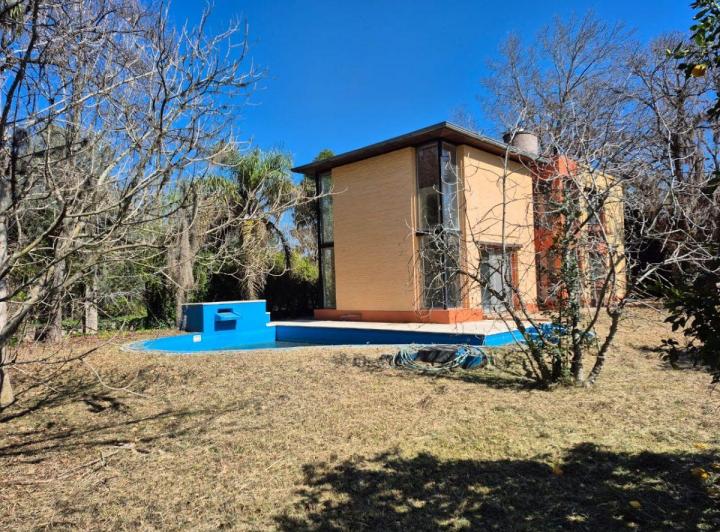 Casa · 250m² · 5 Ambientes · 2 Cocheras
