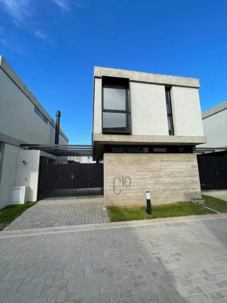 VENTA DUPLEX 3 DORMITORIOS EN JARDIN CLARET