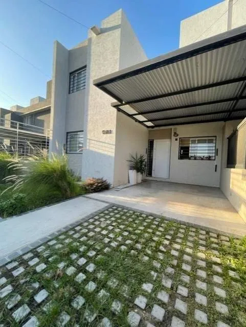 VENTA DUPLEX 3 DORMITORIOS EN LOMAS DEL CHATEAU APTO CREDITO