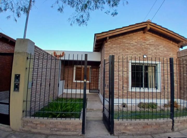 Casa · 240m² · 3 Dormitorios