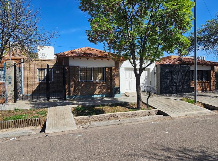 Casa · 150m² · 1 Ambiente · 1 Cochera