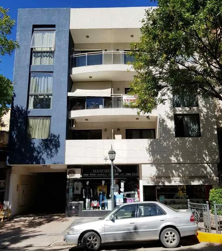 MUY BELLO DEPARTAMENTO EN VENTA EN CARLOS PAZ, CÉNTRICO