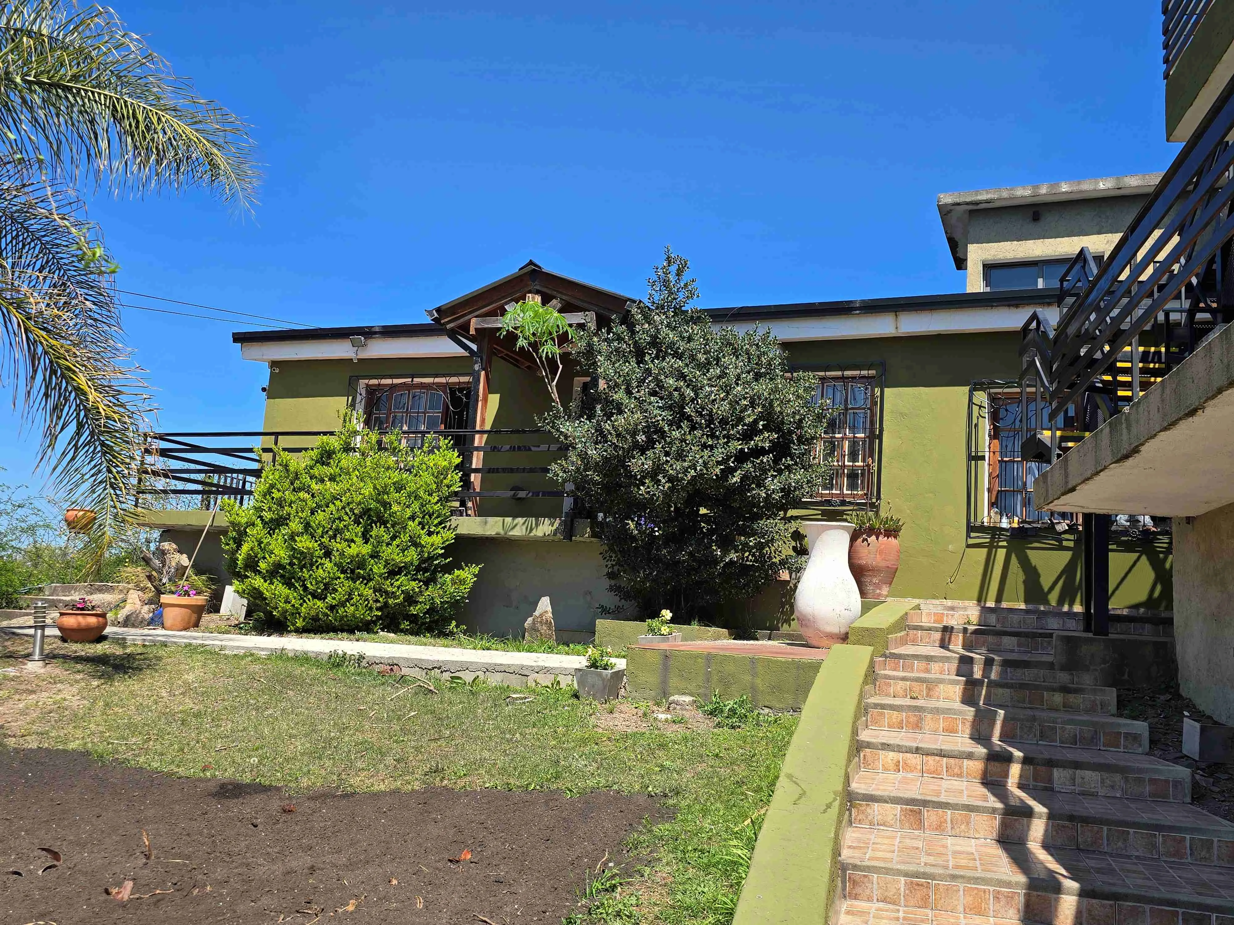 BELLO COMPLEJO de 6 Unidades, EN VENTA EN VILLA CARLOS PAZ, A 9 CUADRAS PEATONAL