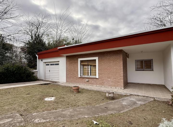 Casa · 188m² · 2 Ambientes · 1 Cochera