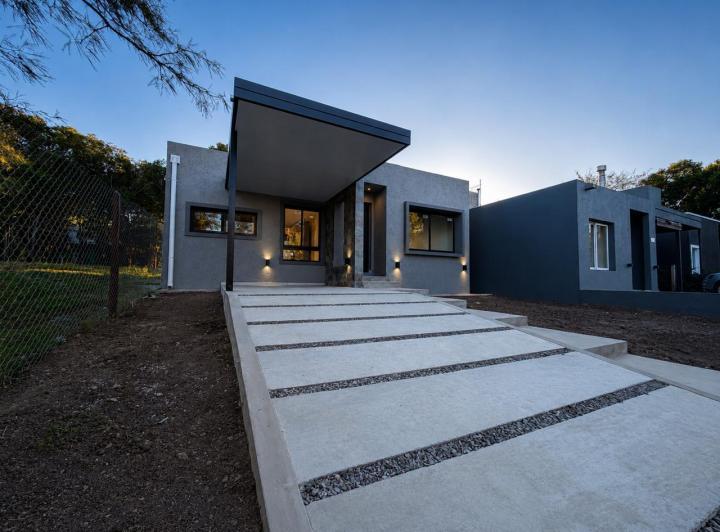 Casa · 108m² · 2 Dormitorios · 1 Cochera
