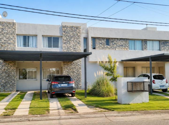 Casa · 100m² · 4 Ambientes · 1 Cochera