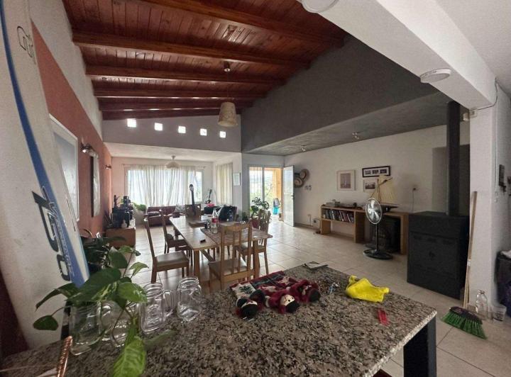 Casa · 200m² · 14 Ambientes · 2 Cocheras