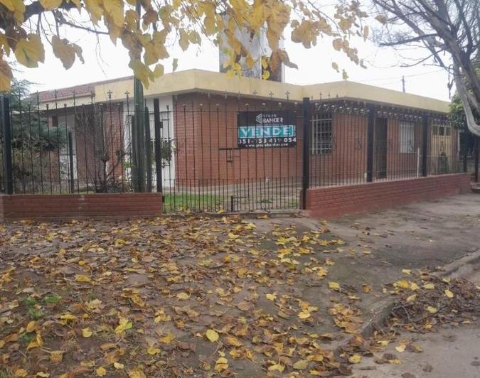 Casa · 146m² · 5 Ambientes · 1 Cochera