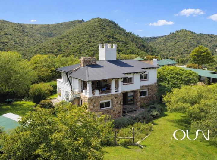 Casa · 412m² · 5 Ambientes · 1 Cochera