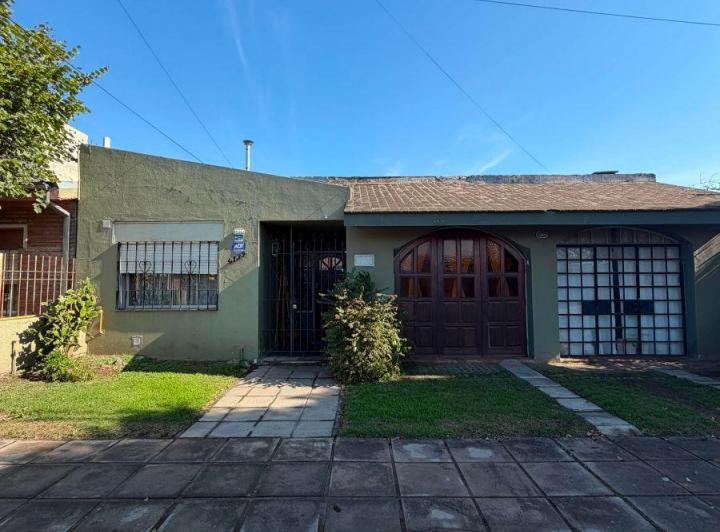 Casa · 169m² · 4 Ambientes · 2 Cocheras