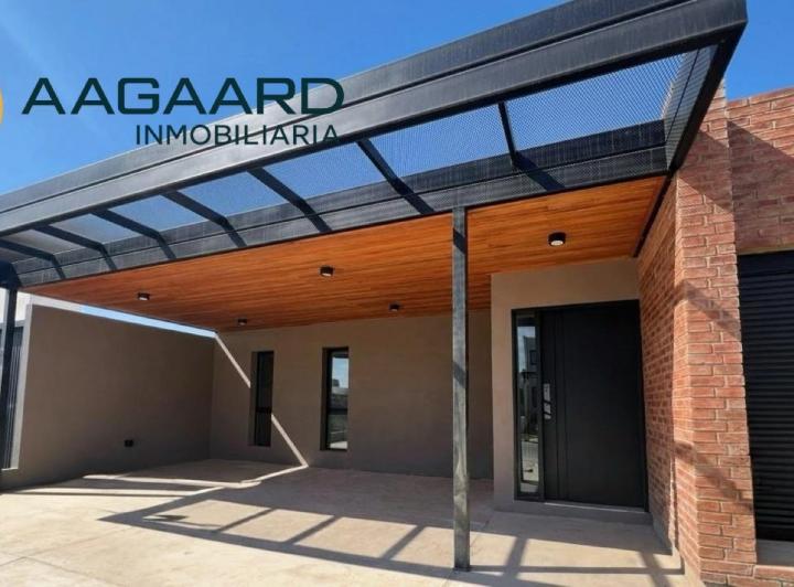 Casa · 160m² · 4 Ambientes · 2 Cocheras