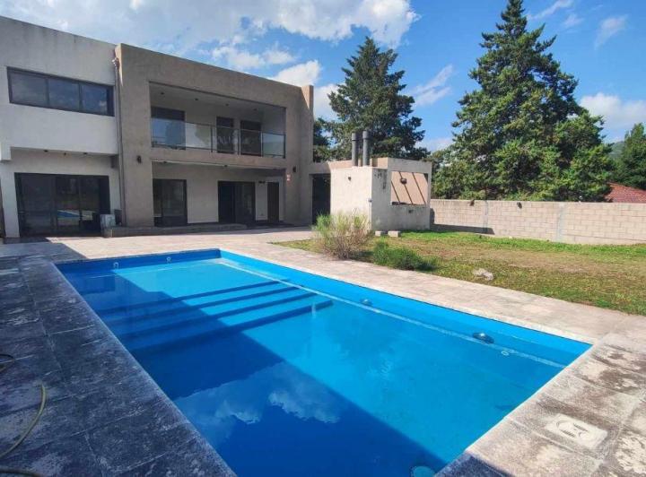Casa · 285m² · 5 Ambientes