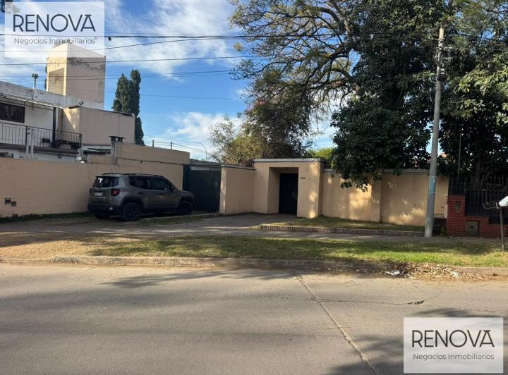 Casa · 480m² · 6 Ambientes · 1 Cochera