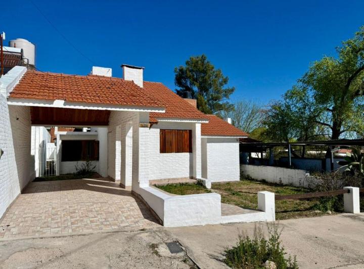 Casa · 101m² · 4 Ambientes · 1 Cochera