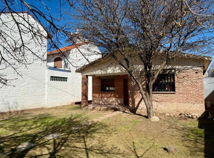 Casa · 110m² · 4 Ambientes · 1 Cochera