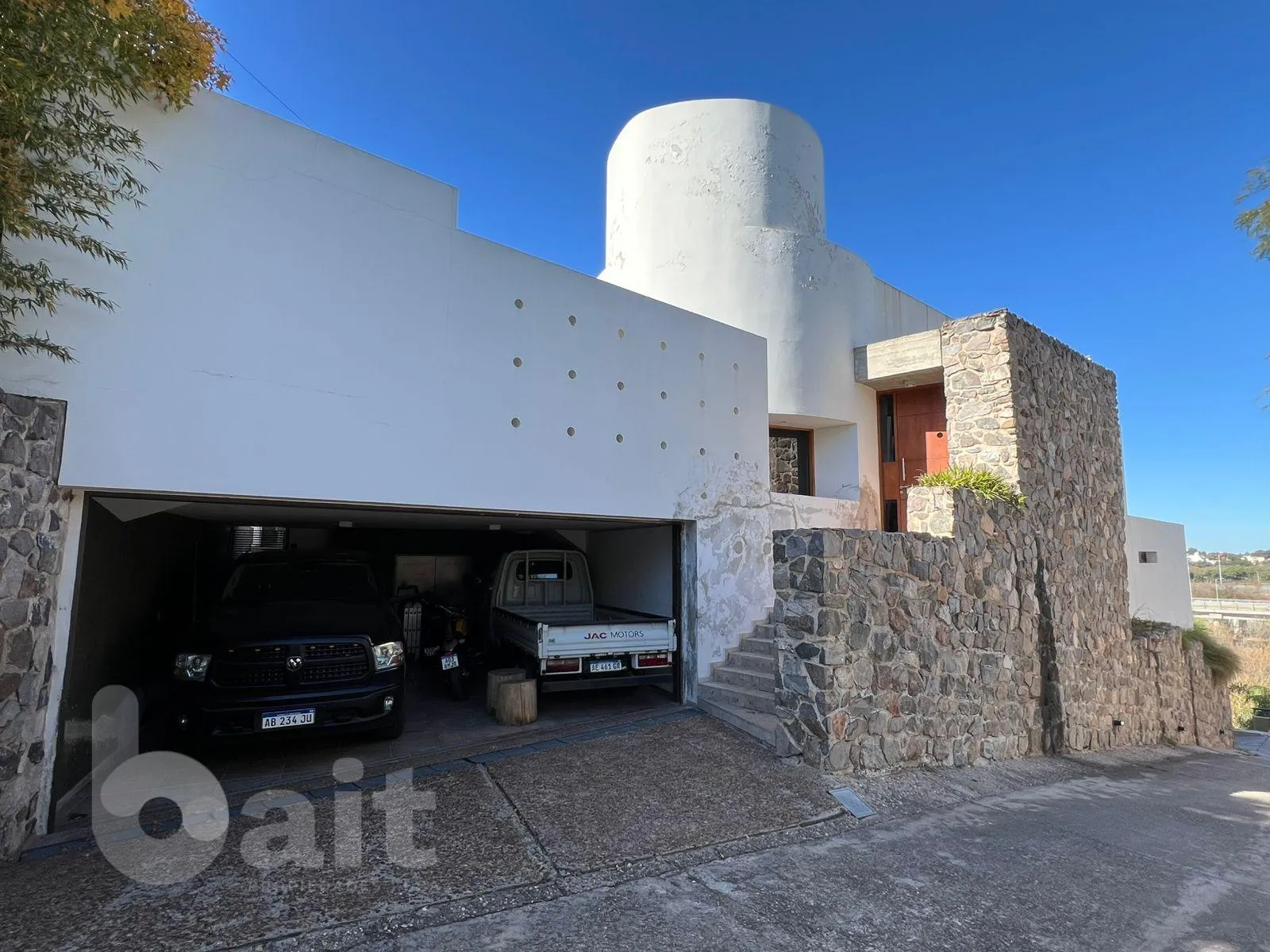 Venta casa en housing con seguridad de 4 dormitorios en Villa Belgrano