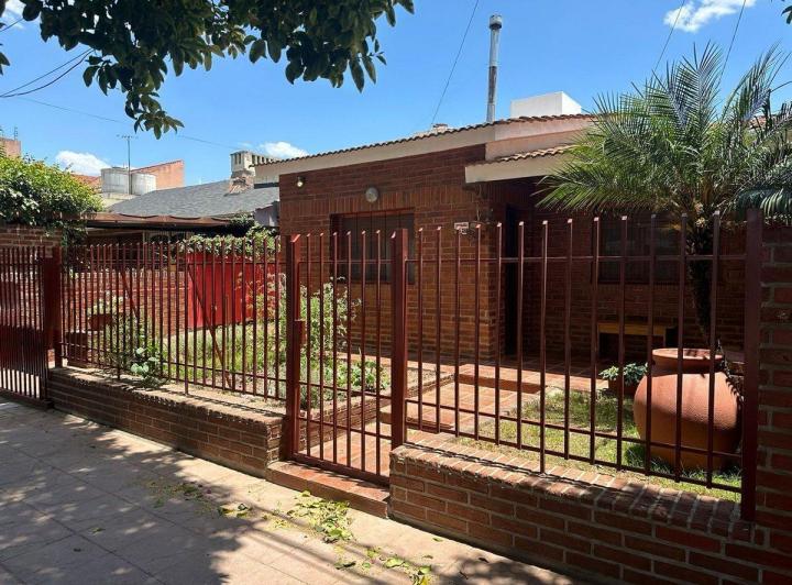 Casa · 100m² · 4 Ambientes · 1 Cochera