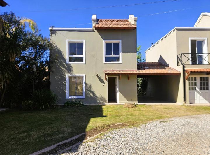 Casa · 75m² · 4 Ambientes · 1 Cochera