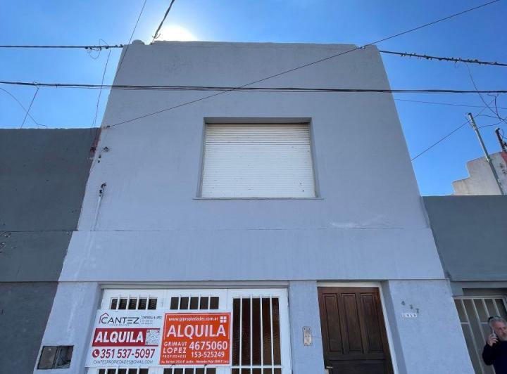 Casa · 180m² · 5 Ambientes · 1 Cochera