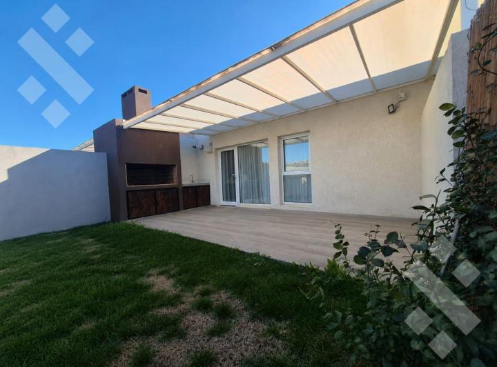 Casa · 129m² · 3 Ambientes · 1 Cochera