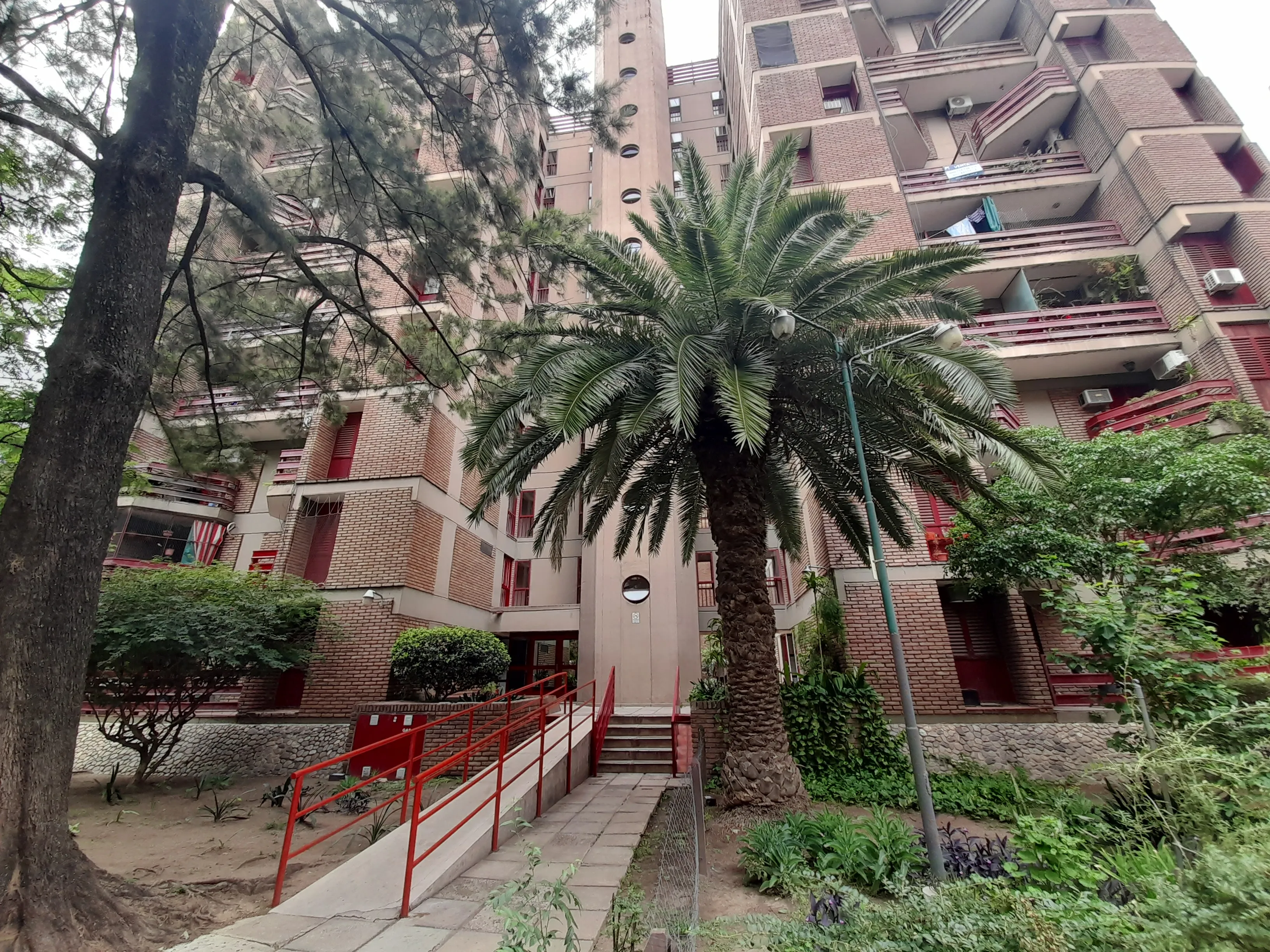 Departamento 2 dormitorios  en segundo piso barrio Juniors