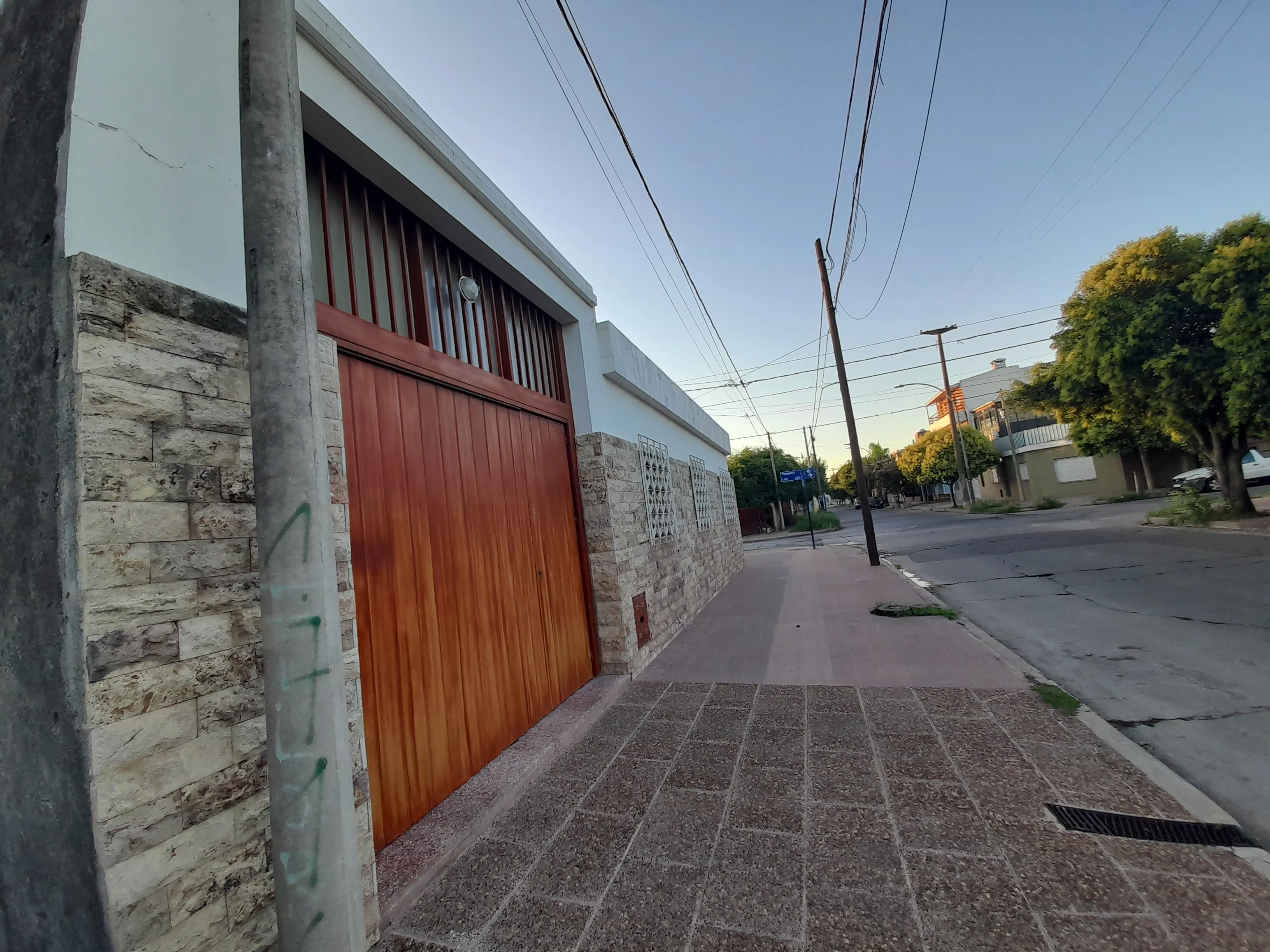Casa 2 dormitorios a la venta, barrio Talleres Oeste