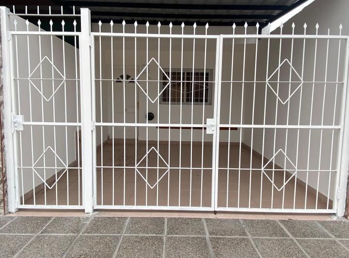 Casa · 1m² · 4 Ambientes · 1 Cochera
