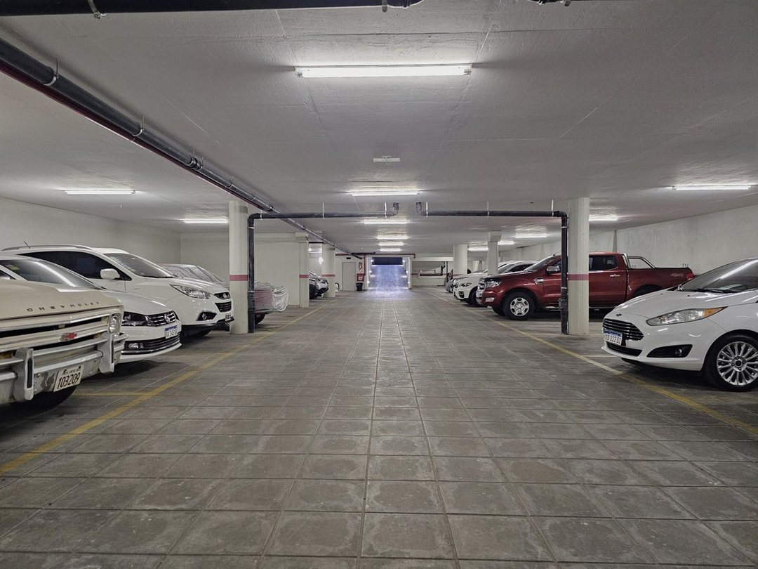 VENTA COCHERAS EN BLOCK 1100 M2 STA RITA ESTRENAR