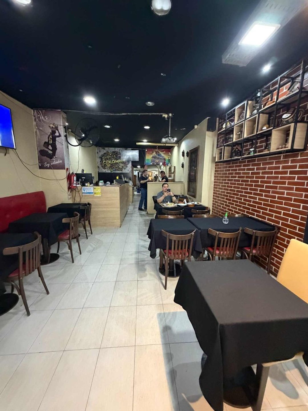 VENTA FONDO DE COMERCIO RESTAURANTE GRAN UBICACIÓN