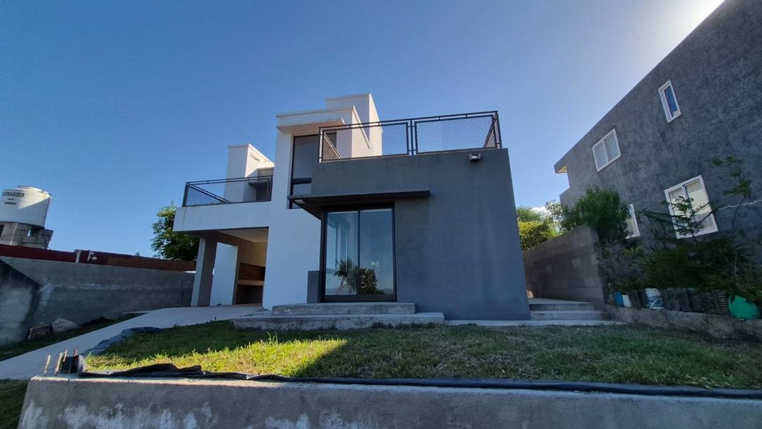 VENTA CASA DOS DORMIS TANTI