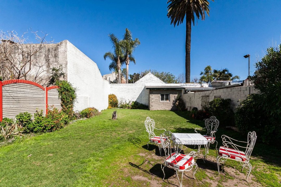 VENTA CASA 3 AMB QUINCHO FONDO BANFIELD OESTE