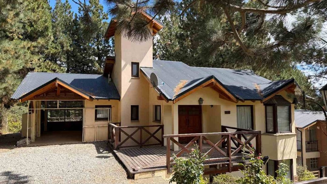 Venta casa categoría barrio Aldea del Este vista