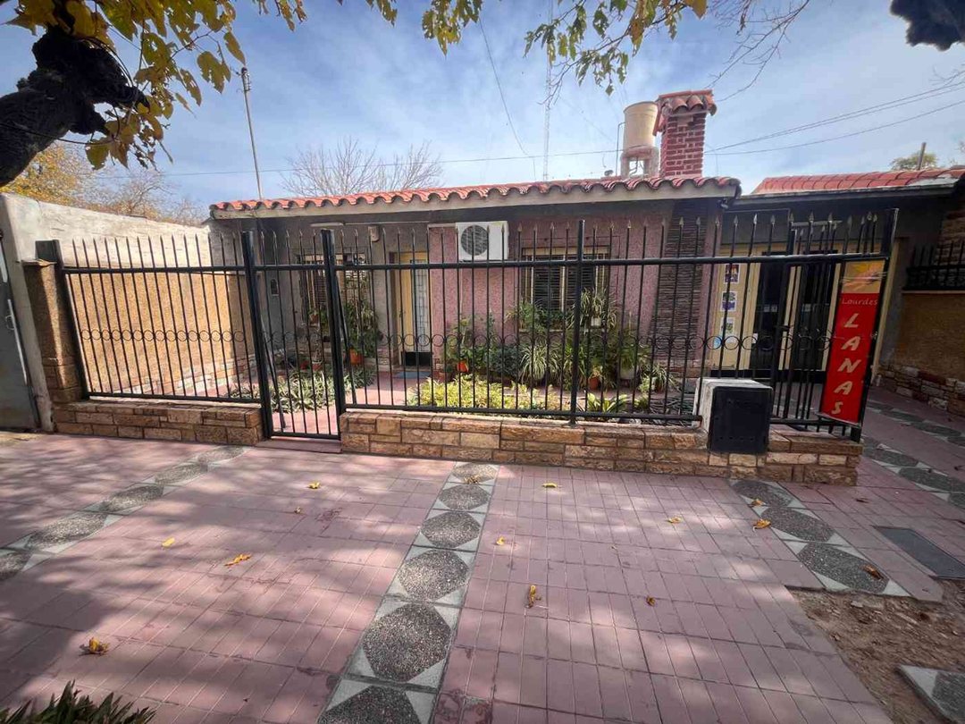 VENTA DE CASA CALLE ALPATACAL-VILLA NUEVA GLLÉN