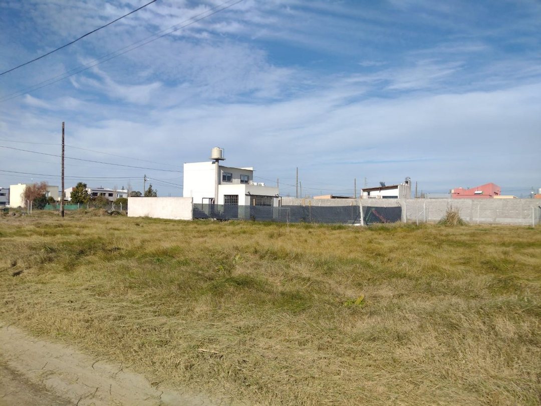 LOTE EN VENTA EN GONNET
